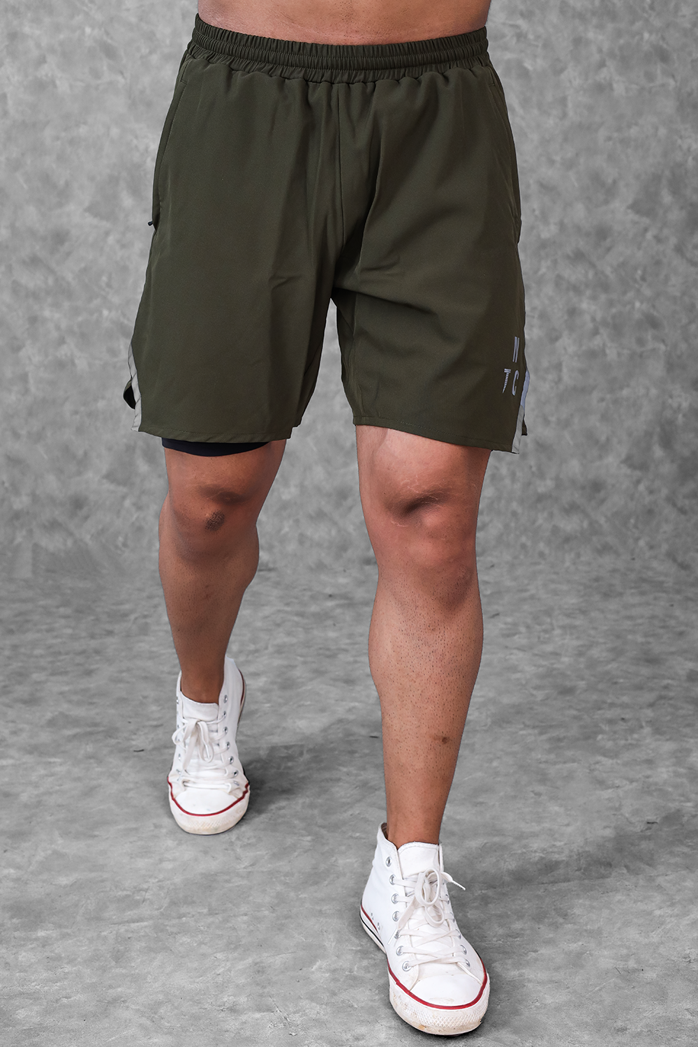 Critical performance Shorts- Olive
