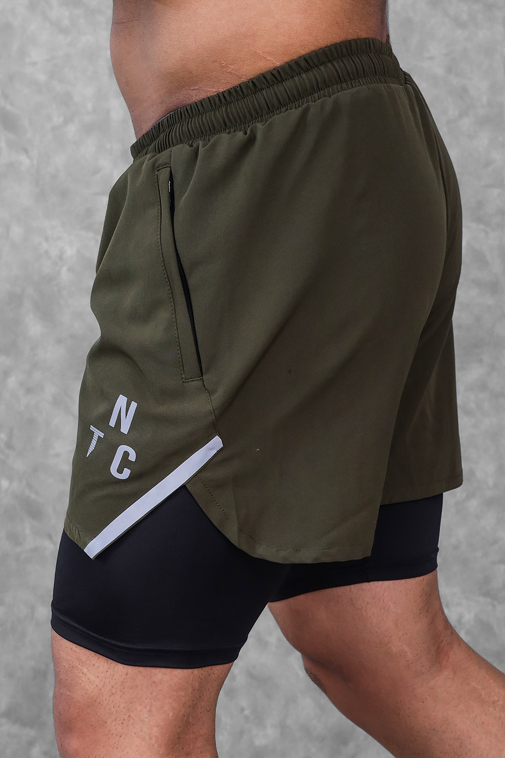 Critical performance Shorts 5 Inch - Olive
