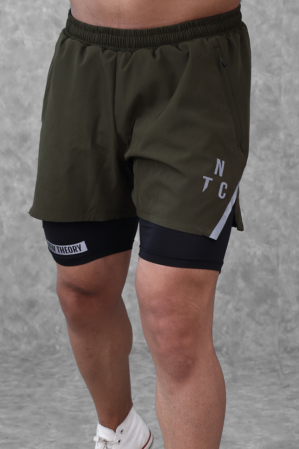 Critical performance Shorts 5 Inch - Olive