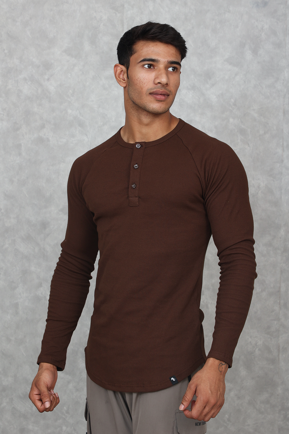 Muscle Up- Ribbed Henley T-shirts - Brown