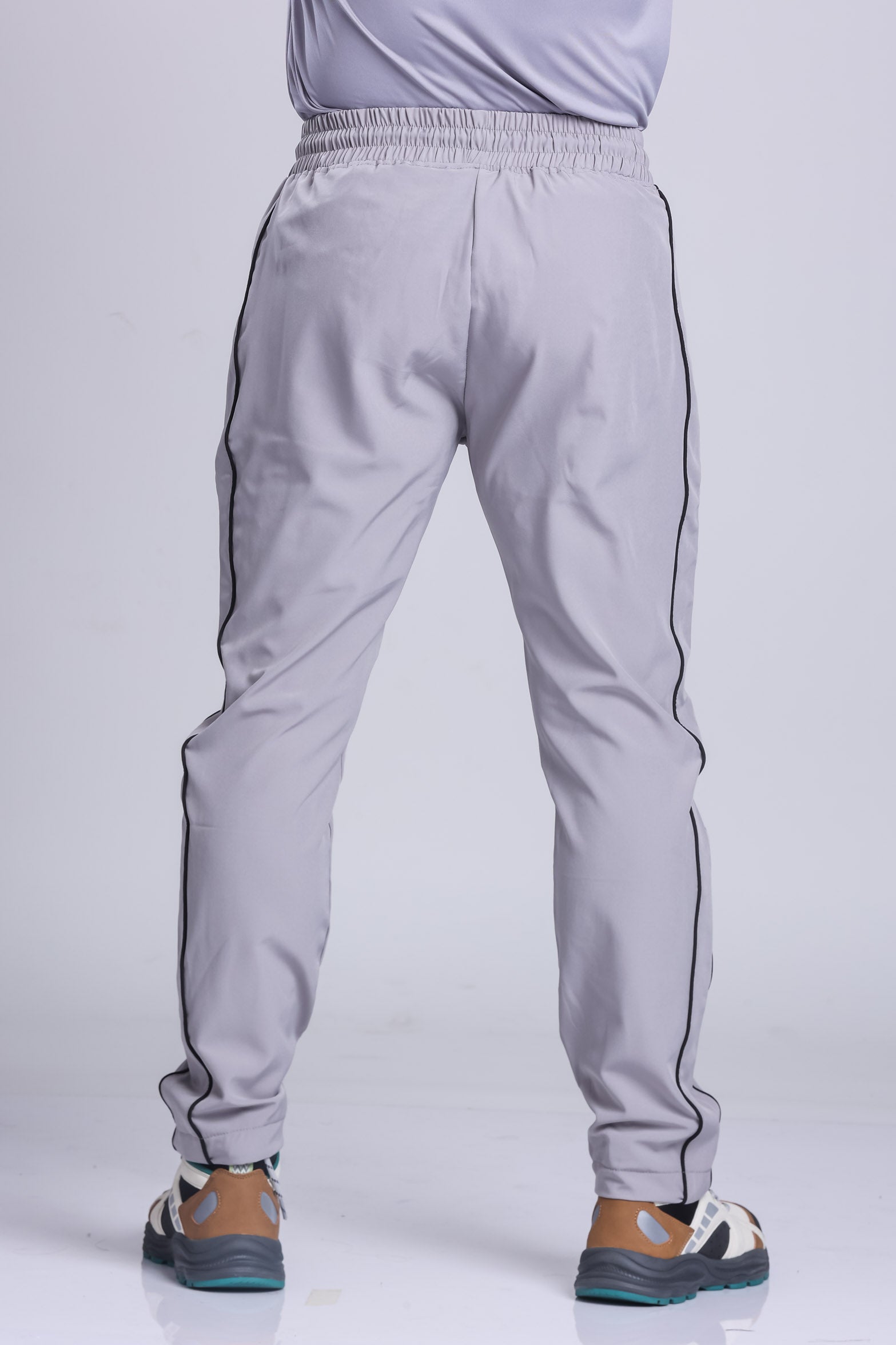 Essential Performance Track pants- Grey